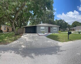 302 Bailey Ln in Sarasota, FL - Building Photo - Building Photo