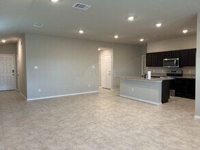 1319 Iron Horse Dr in Killeen, TX - Foto de edificio - Building Photo