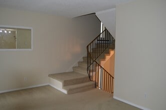 10511 Holly Park Ln in Surrey, BC - Building Photo - Building Photo