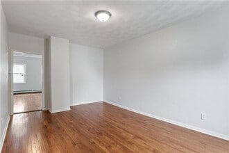 418-418 Admiral St in Providence, RI - Building Photo - Building Photo