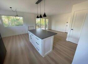 1411 Casa Buena Dr, Unit 1411 Casa Buena Drive #32 in Corte Madera, CA - Building Photo