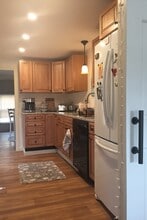 15 Pleasant St, Unit 2 in Exeter, NH - Building Photo - Building Photo