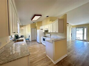 5261 SE 15th Ave in Ocala, FL - Building Photo - Building Photo