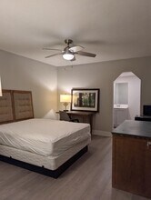 6633 W Montgomery Rd in Houston, TX - Building Photo - Building Photo