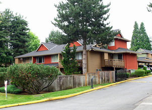 Patagonia Village in Woodinville, WA - Foto de edificio - Building Photo