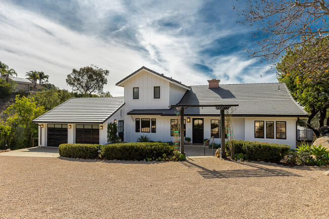 property at 2885 Hidden Valley Ln