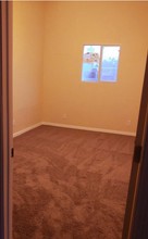 6880 Edna Ave in Las Vegas, NV - Building Photo - Building Photo