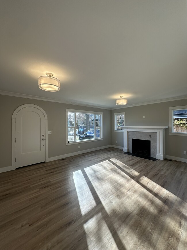 5325 NE Flanders St in Portland, OR - Building Photo - Building Photo