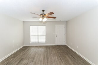 6887 Delta Newberry Cove in Olive Branch, MS - Foto de edificio - Building Photo