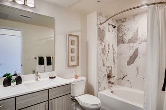 High Line Pointe in Denver, CO - Building Photo - Building Photo