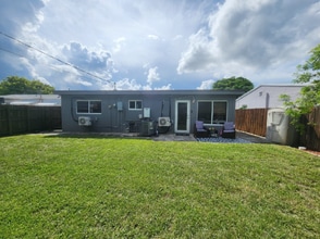 5140 NE 3rd Ave in Fort Lauderdale, FL - Building Photo - Building Photo
