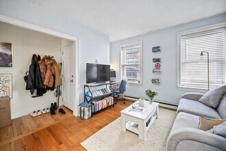 163 W 2nd St in Boston, MA - Building Photo - Building Photo