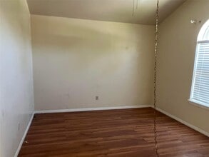 705 Harold Ln in Baytown, TX - Building Photo - Building Photo