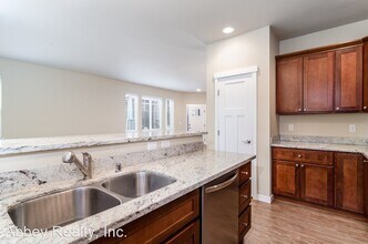 1623 Burnside Pl-Unit -Unit A A-C in Dupont, WA - Building Photo - Building Photo