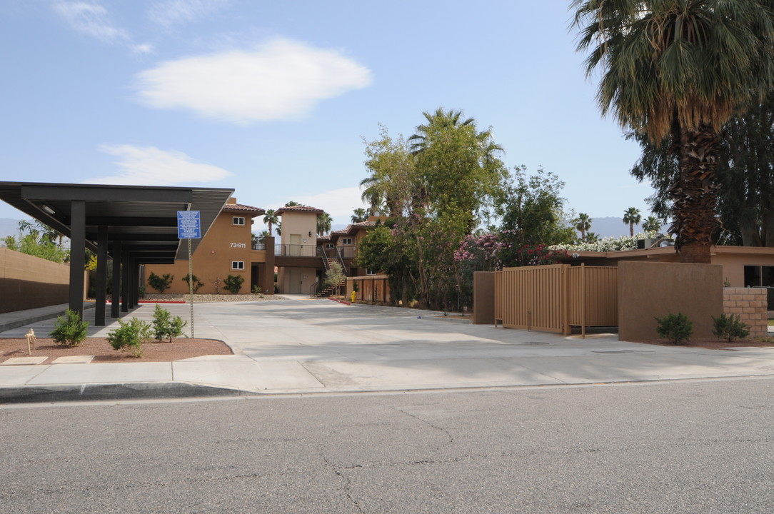 Sage Crest Senior in Palm Desert, CA - Foto de edificio