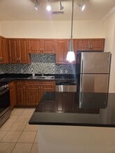 12945 Centre Park Cir, Unit 105 in Herndon, VA - Foto de edificio - Building Photo