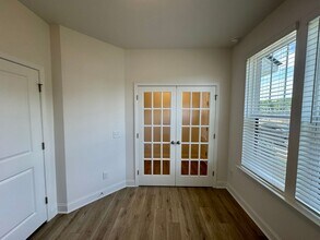 5026 Layman Dr in Charlotte, NC - Building Photo - Building Photo