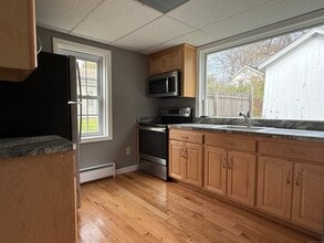 60 Main St in North Stonington, CT - Building Photo - Building Photo