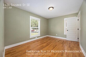 1424 Sigsbee St SE in Grand Rapids, MI - Building Photo - Building Photo