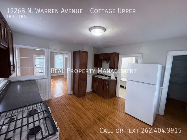 1926 N Warren Ave in Milwaukee, WI - Building Photo - Building Photo