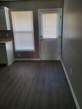 404a SE Oak Ridge Dr in Oak Grove, MO - Building Photo - Building Photo