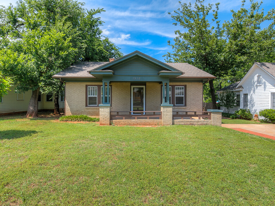 1915 NW 40th St in Oklahoma City, OK - Building Photo