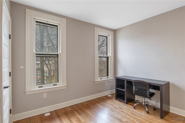 property at 2004 E Genesee St
