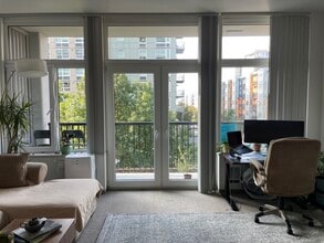 2717 Western Ave, Unit 4000 in Seattle, WA - Building Photo - Building Photo