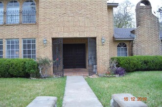 121 Aster Ln in Lake Jackson, TX - Building Photo - Building Photo