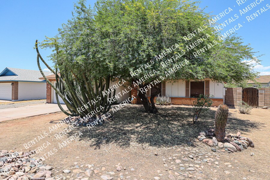 8342 W Orchid Ln in Peoria, AZ - Building Photo