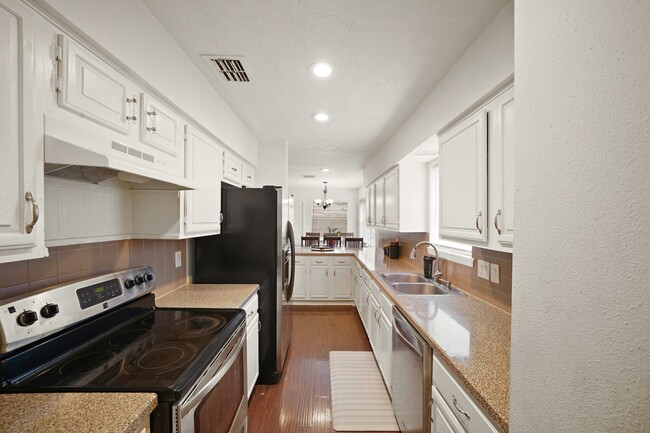 411 Pickford Dr in Katy, TX - Building Photo - Building Photo
