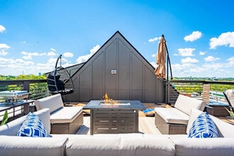 1301 Baptist World Center Dr in Nashville, TN - Foto de edificio - Building Photo