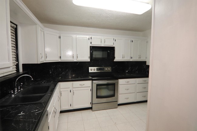 890 Parsons Dr in Beaumont, TX - Building Photo - Building Photo