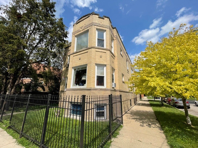 1322 W 57th St, Unit 2 in Chicago, IL - Building Photo