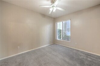 7163 S Durango Dr in Las Vegas, NV - Building Photo - Building Photo