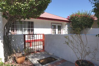68120 Tachevah Dr in Cathedral City, CA - Building Photo - Building Photo