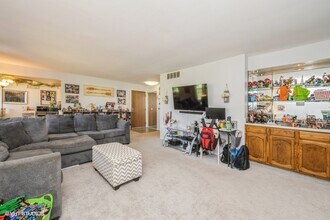 380 Newport Ln in Bartlett, IL - Building Photo - Building Photo