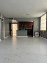 2175 NE 170th St in North Miami Beach, FL - Building Photo - Building Photo