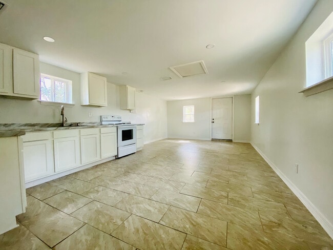 7527 Douglas St in Spanish Fort, AL - Building Photo - Building Photo