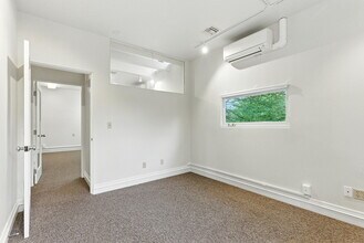 906 NW 23rd Ave in Portland, OR - Building Photo - Building Photo