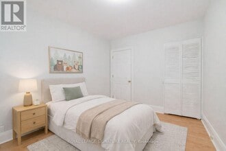 27 Hillsboro Ave in Toronto, ON - Building Photo - Building Photo