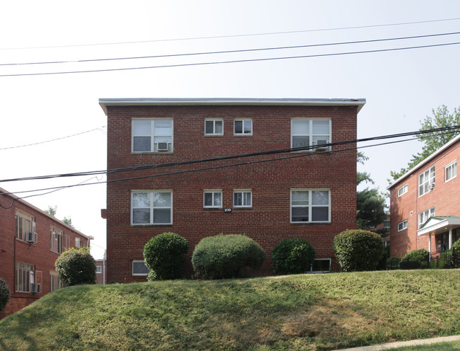 109 Varnum St NE in Washington, DC - Foto de edificio - Building Photo