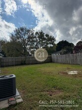 821 Crepe Myrtle Ln in Virginia Beach, VA - Building Photo - Building Photo