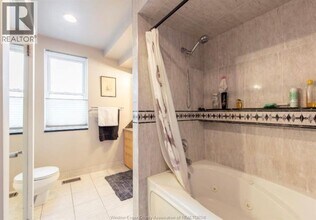 1679 Drouillard Rd in Windsor, ON - Building Photo - Building Photo