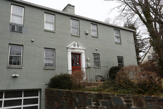 205 N Essex Ave in Narberth, PA - Foto de edificio - Building Photo