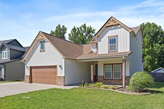 338 Crusaw Dr in Clarksville, TN - Building Photo - Building Photo