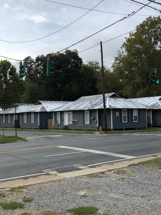 2210 Desiard St in Monroe, LA - Building Photo