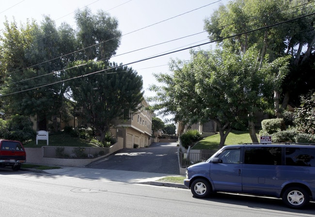 Olive View Condominiums in La Habra, CA - Building Photo - Building Photo