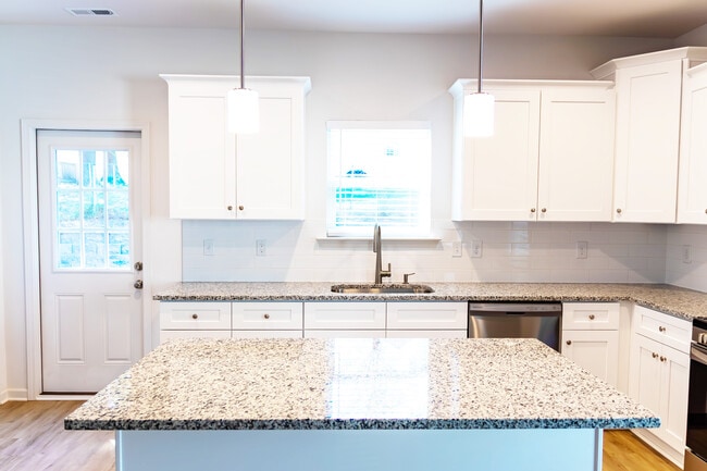 property at 1615 Martin Ave