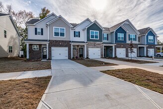 13045 Cottage Crst Ln in Charlotte, NC - Building Photo - Building Photo